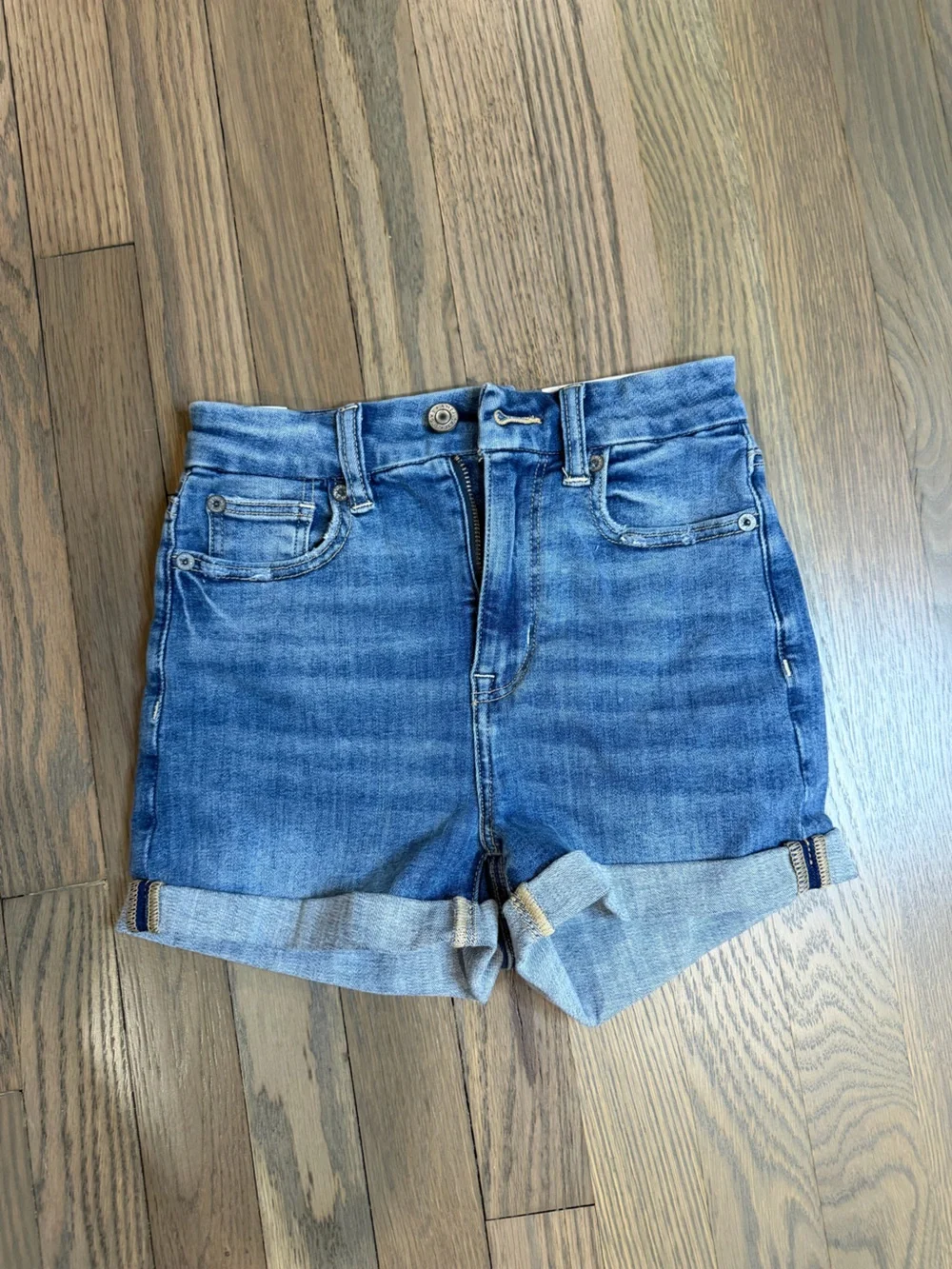 American Eagle Outfitters Medium Blue Cropped Stretch Jeans